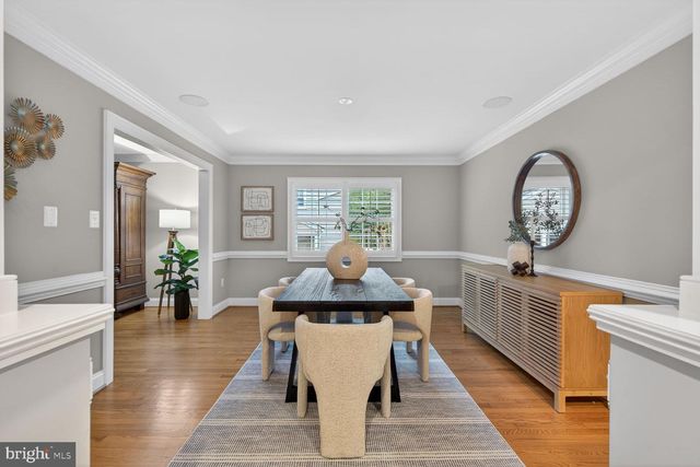 1854 ABBOTSFORD DR, Vienna, VA 22182