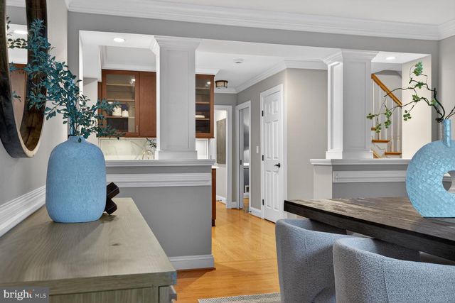 1854 ABBOTSFORD DR, Vienna, VA 22182