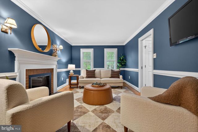 1854 ABBOTSFORD DR, Vienna, VA 22182