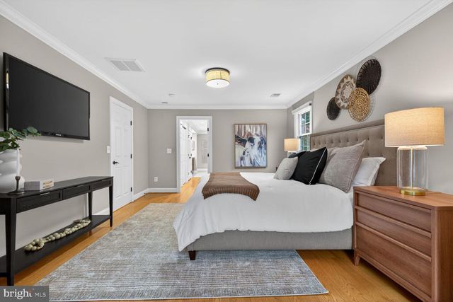 1854 ABBOTSFORD DR, Vienna, VA 22182