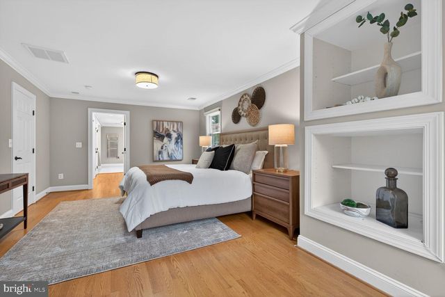 1854 ABBOTSFORD DR, Vienna, VA 22182