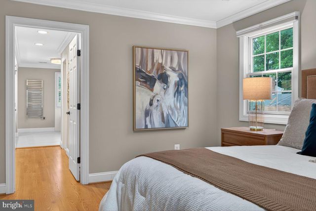 1854 ABBOTSFORD DR, Vienna, VA 22182