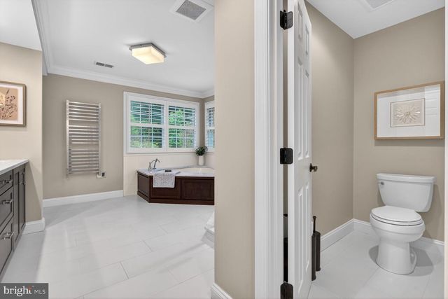 1854 ABBOTSFORD DR, Vienna, VA 22182