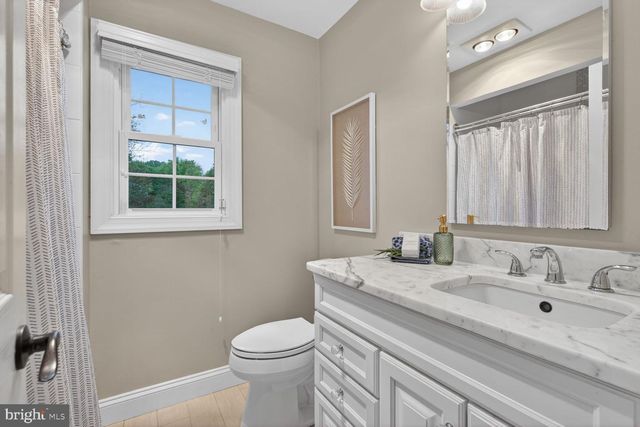 1854 ABBOTSFORD DR, Vienna, VA 22182