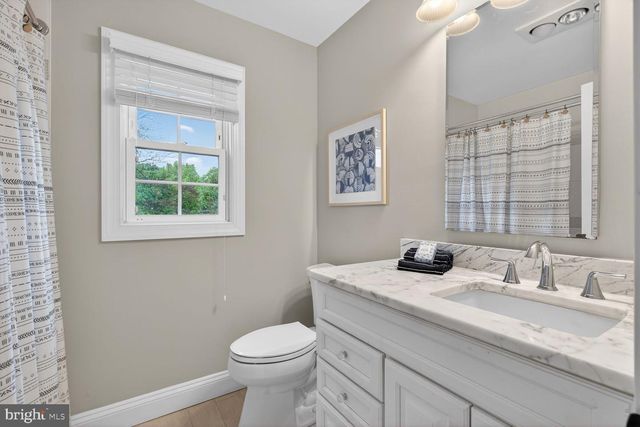 1854 ABBOTSFORD DR, Vienna, VA 22182