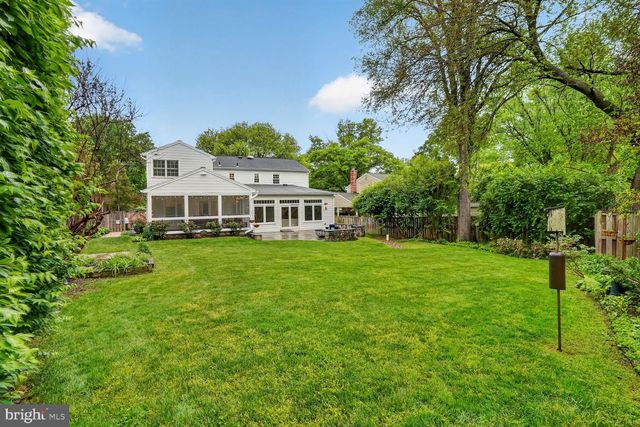 1854 ABBOTSFORD DR, Vienna, VA 22182