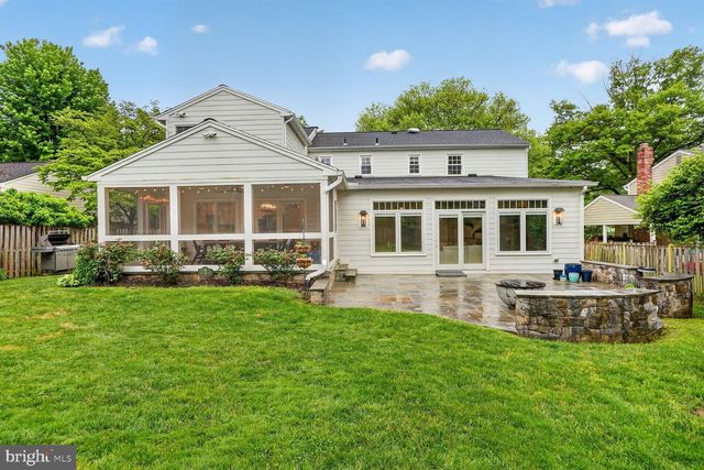 1854 ABBOTSFORD DR, Vienna, VA 22182