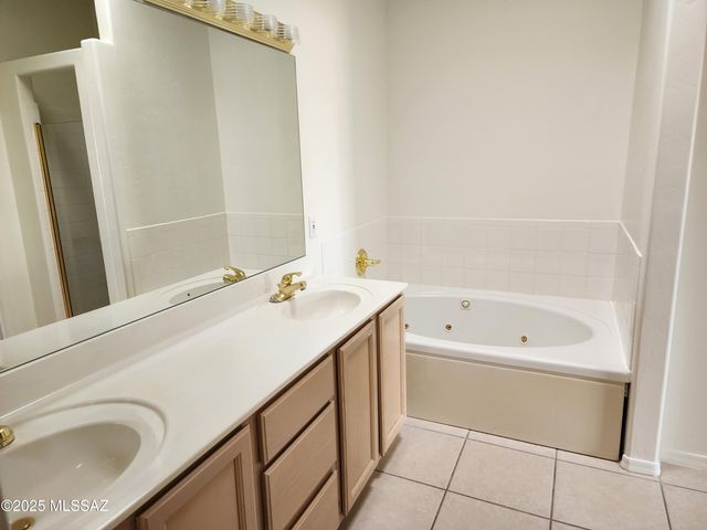 2565 S Pecan Valley Place, Green Valley, AZ 85614