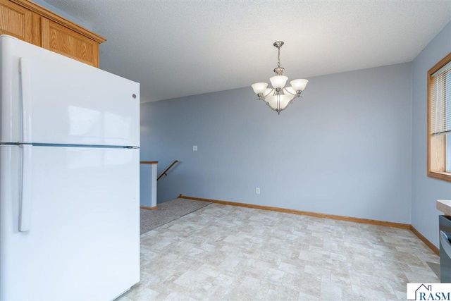 240 Tanager Path, Mankato, MN 56001