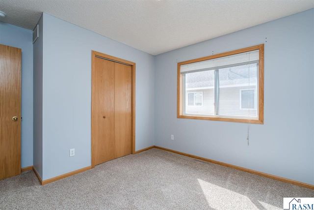 240 Tanager Path, Mankato, MN 56001