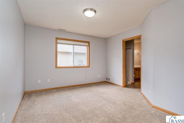 240 Tanager Path, Mankato, MN 56001