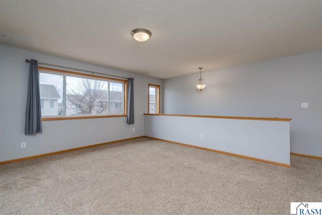 240 Tanager Path, Mankato, MN 56001