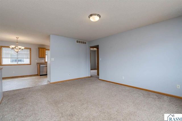 240 Tanager Path, Mankato, MN 56001