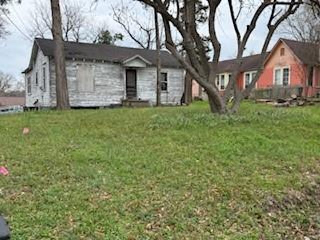 631 University Avenue, Huntsville, TX 77320