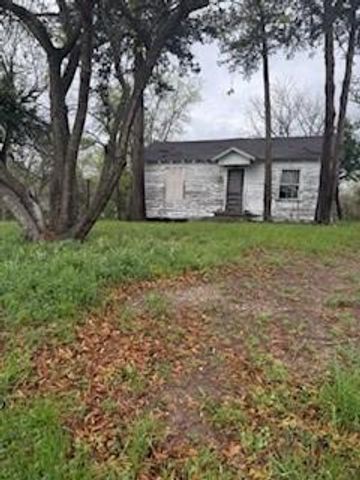 631 University Avenue, Huntsville, TX 77320