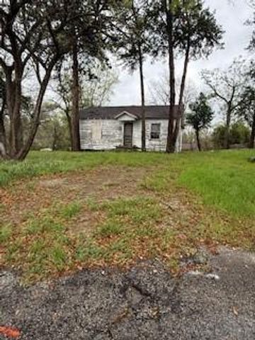 631 University Avenue, Huntsville, TX 77320