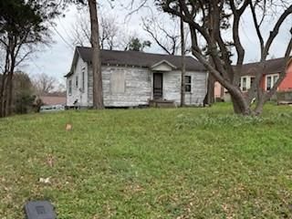 631 University Avenue, Huntsville, TX 77320