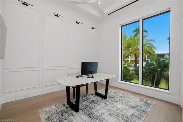 264 8th AVE S, Naples, FL 34102