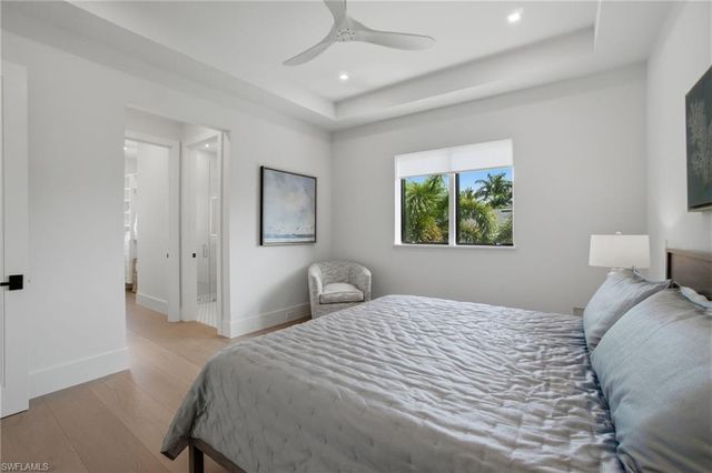 264 8th AVE S, Naples, FL 34102