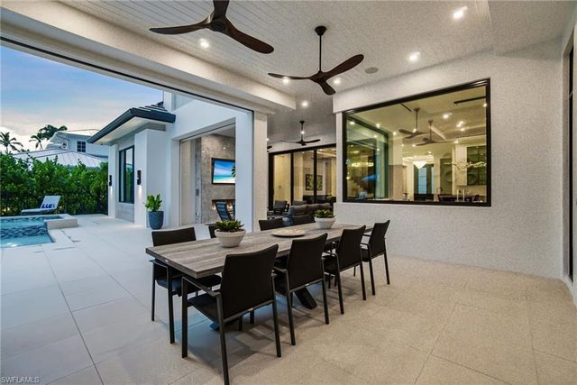 264 8th AVE S, Naples, FL 34102
