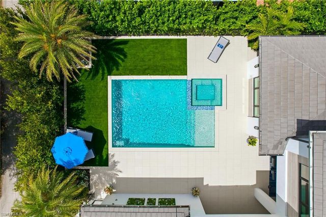 264 8th AVE S, Naples, FL 34102