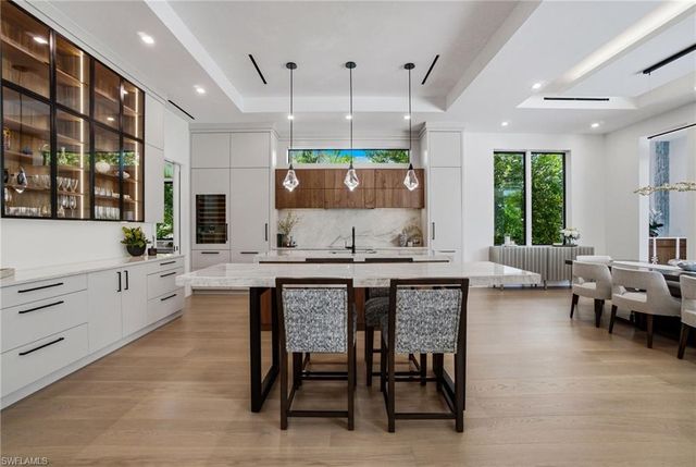 264 8th AVE S, Naples, FL 34102