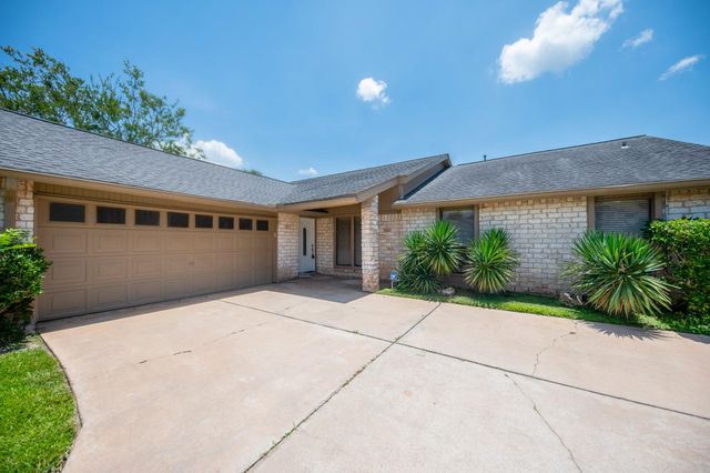 2903 Pepper Wood, Sugar Land, TX 77479
