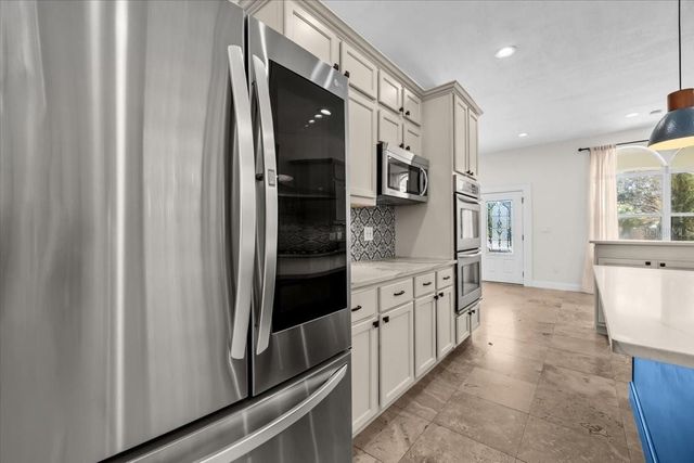 2327 4TH AVENUE N, St Petersburg, FL 33713