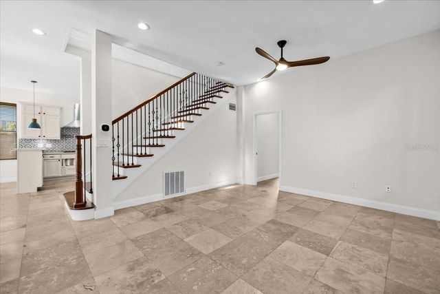 2327 4TH AVENUE N, St Petersburg, FL 33713