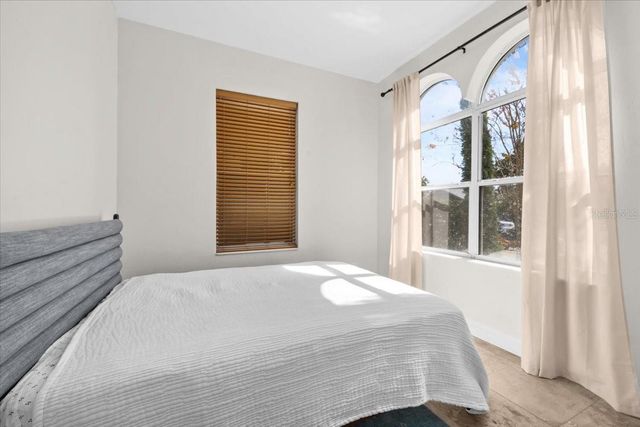 2327 4TH AVENUE N, St Petersburg, FL 33713