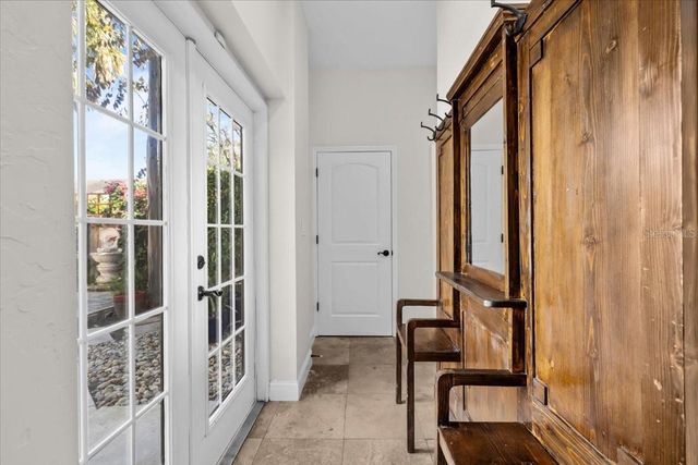 2327 4TH AVENUE N, St Petersburg, FL 33713