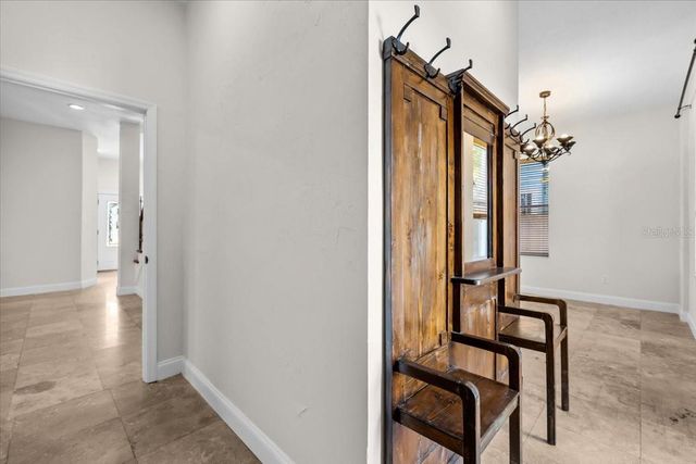 2327 4TH AVENUE N, St Petersburg, FL 33713