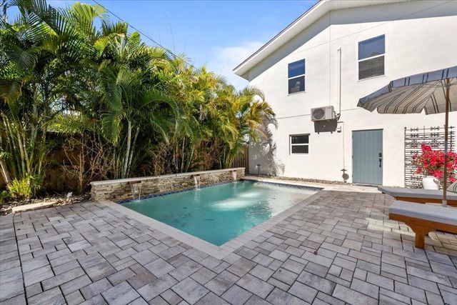 2327 4TH AVENUE N, St Petersburg, FL 33713