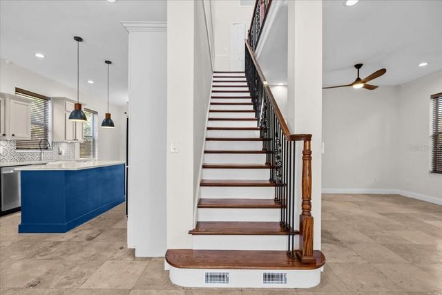 2327 4TH AVENUE N, St Petersburg, FL 33713