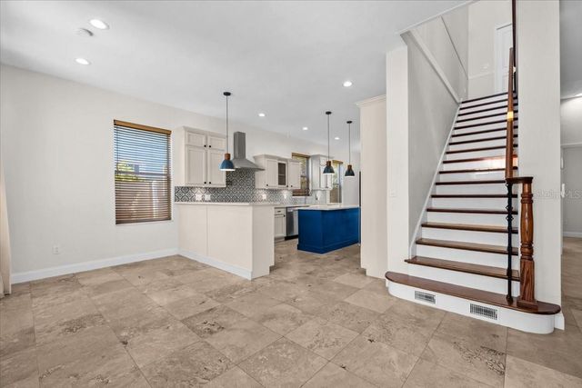 2327 4TH AVENUE N, St Petersburg, FL 33713