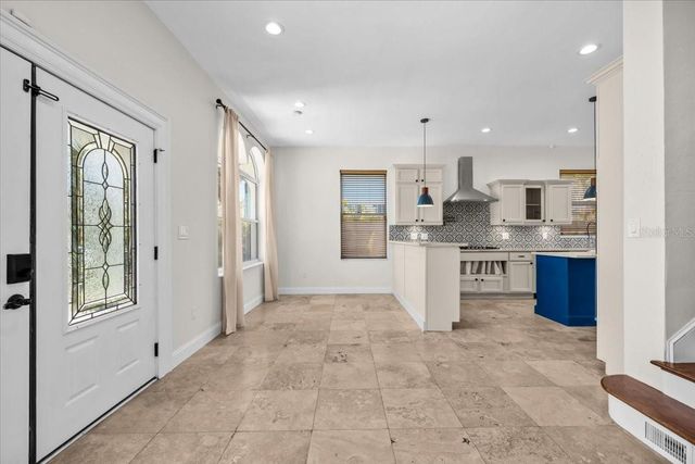 2327 4TH AVENUE N, St Petersburg, FL 33713