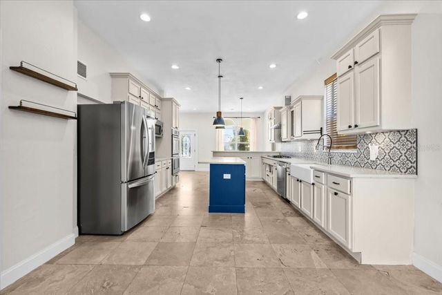 2327 4TH AVENUE N, St Petersburg, FL 33713