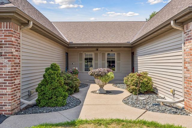 1911 Stone Creek, Hudson, WI 54016