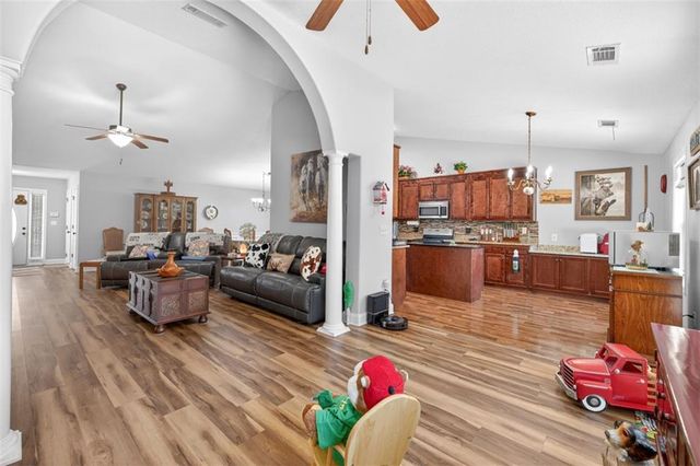 1411 Silvergate Way, Winder, GA 30680