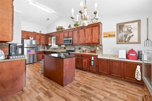 1411 Silvergate Way, Winder, GA 30680