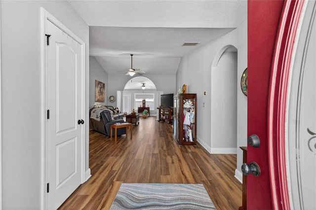 1411 Silvergate Way, Winder, GA 30680