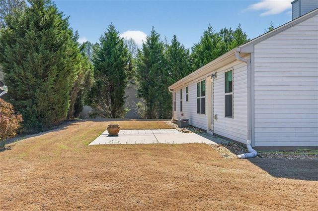 1411 Silvergate Way, Winder, GA 30680