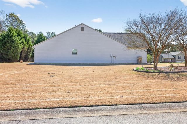 1411 Silvergate Way, Winder, GA 30680