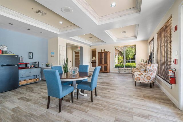 11770 St Andrews Place 304, Wellington, FL 33414
