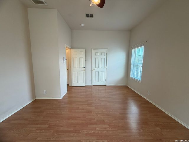 221 TURNBERRY DR, Cibolo, TX 78108