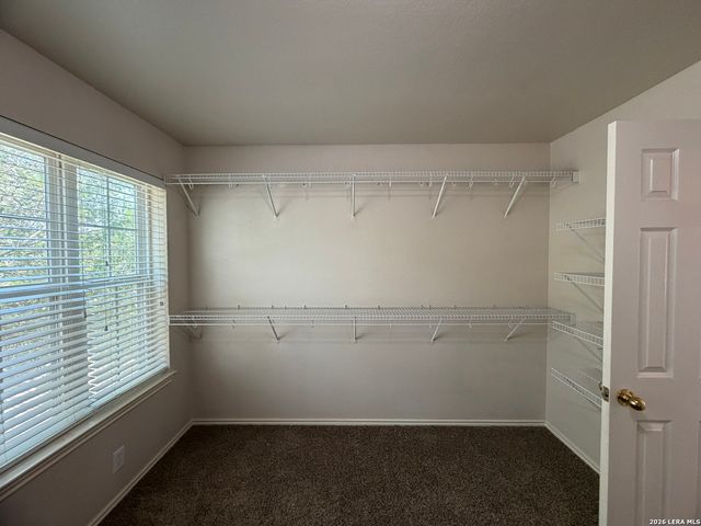 221 TURNBERRY DR, Cibolo, TX 78108