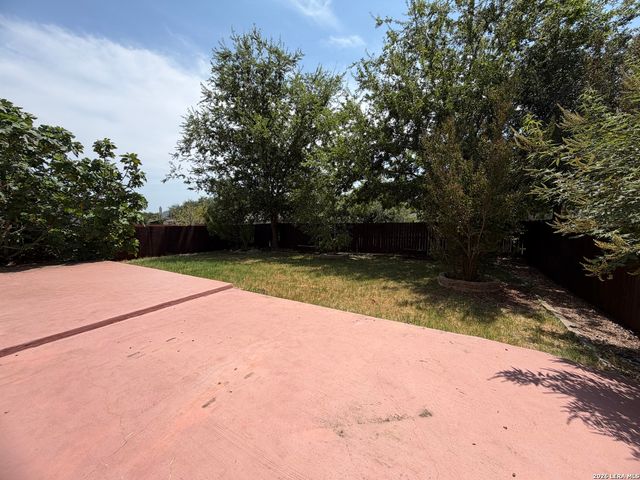 221 TURNBERRY DR, Cibolo, TX 78108