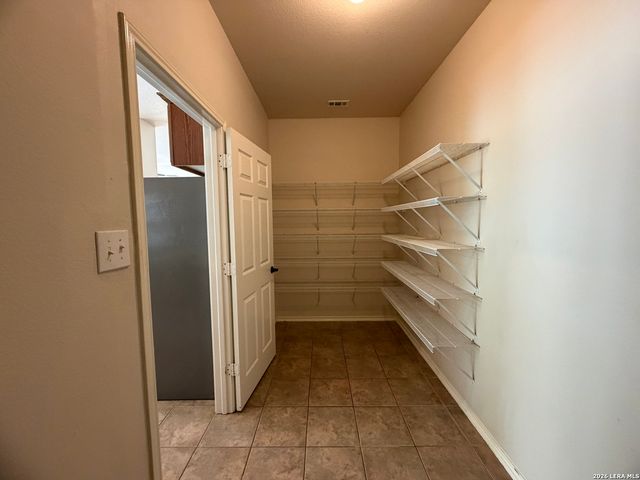 221 TURNBERRY DR, Cibolo, TX 78108