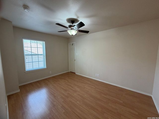 221 TURNBERRY DR, Cibolo, TX 78108