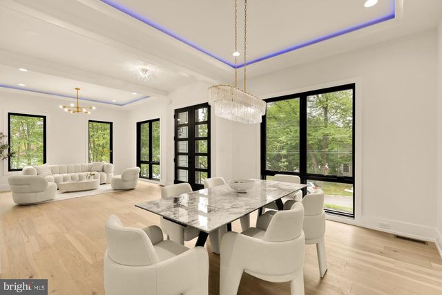 2000 OSWALD PL, Falls Church, VA 22043